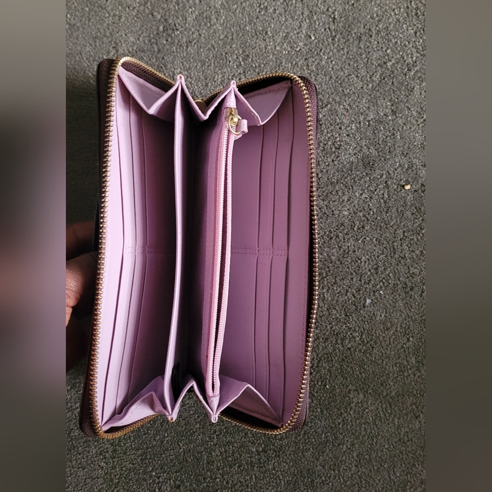 Coach Wallet - Picture 3 of 7